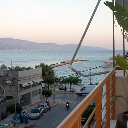Infinity Blue Next To The Sea Apartment Каламата Екстериор снимка