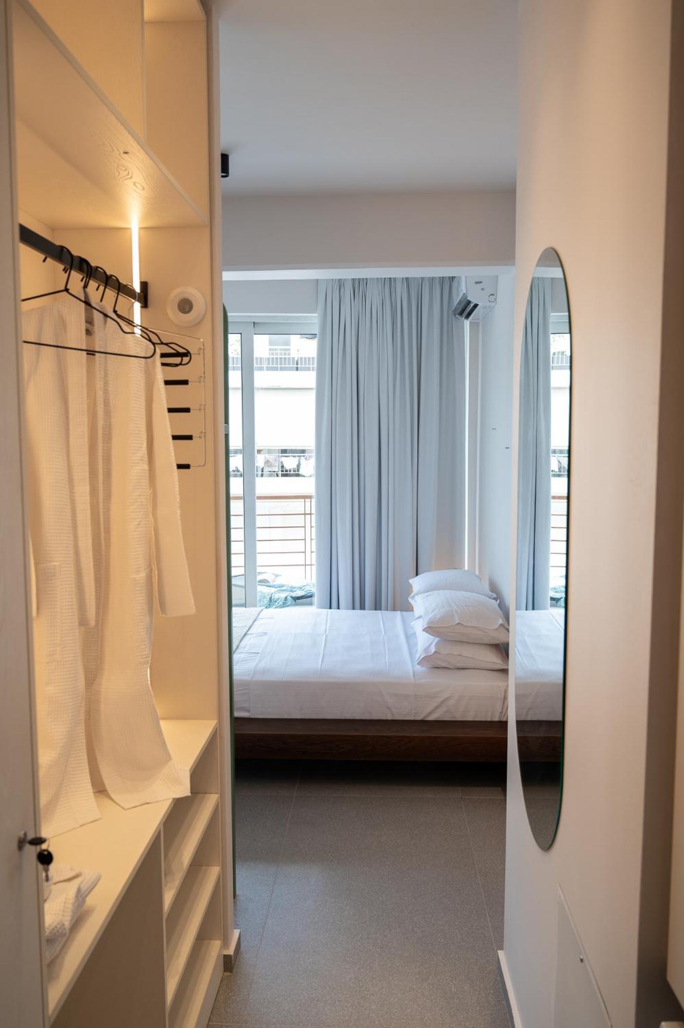 Infinity Blue Next To The Sea Apartment Каламата Екстериор снимка