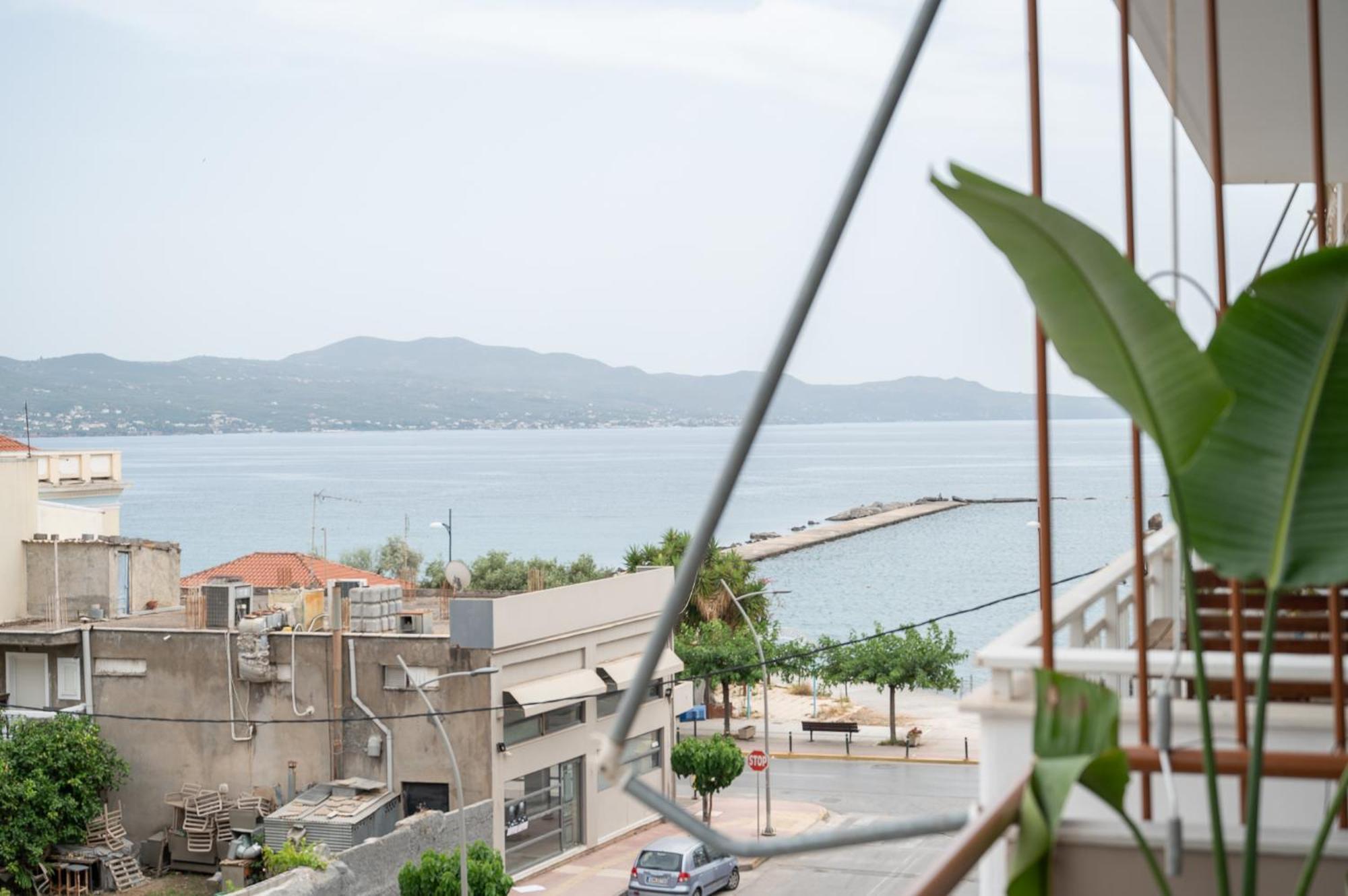 Infinity Blue Next To The Sea Apartment Каламата Екстериор снимка